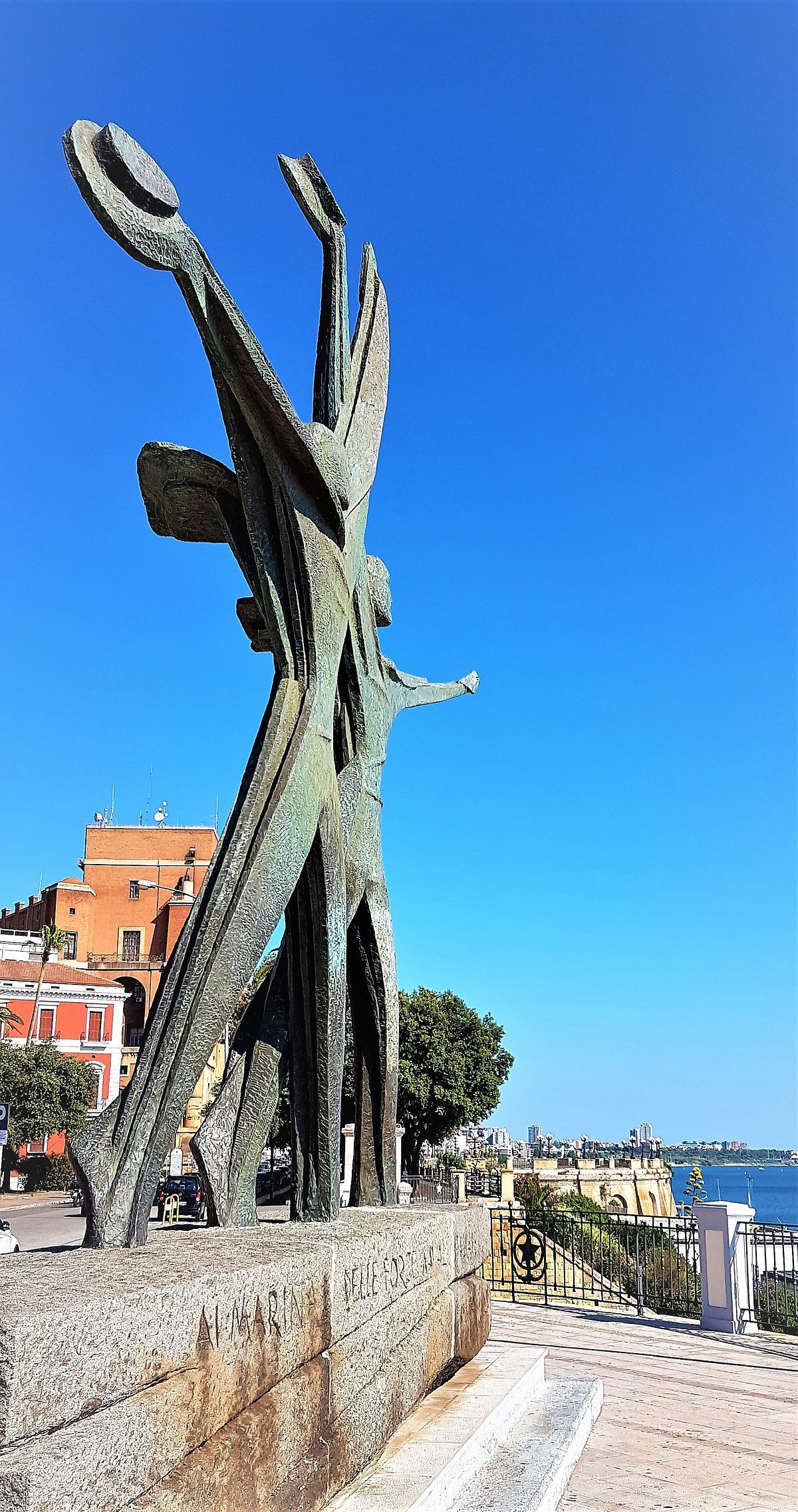 ⚓ 이탈리아 선원 기념비 (모누멘토 알 마리나이오 디탈리아)